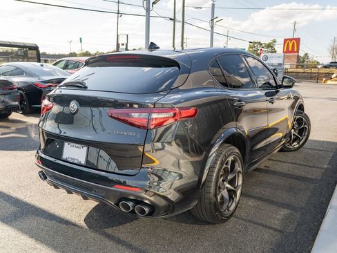 Used 2021 Alfa Romeo Stelvio Quadrifoglio image 9