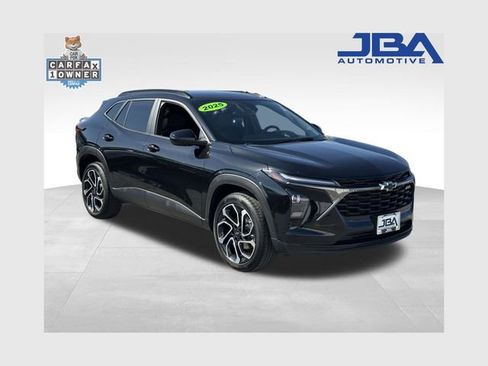 Used 2025 Chevrolet Trax RS w/ Driver Confidence Package image 1