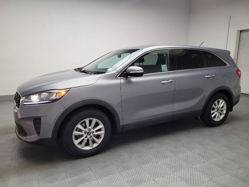 Used 2020 Kia Sorento LX FWD image 2