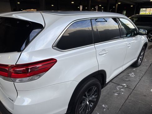 Used 2019 Toyota Highlander XLE image 7