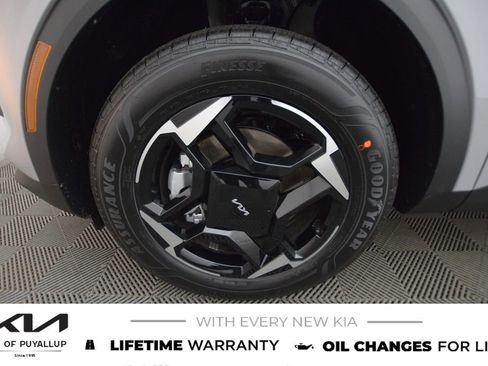 New 2026 Kia Sportage EX image 21