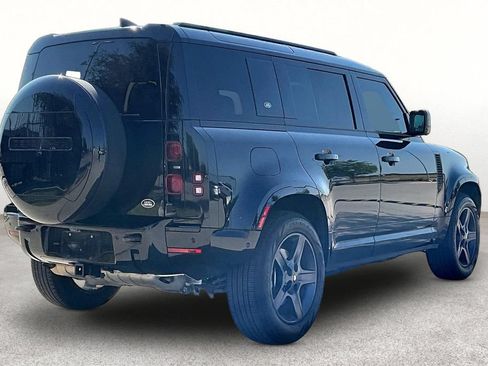Used 2023 Land Rover Defender 110 X-Dynamic SE AWD/4WD image 13