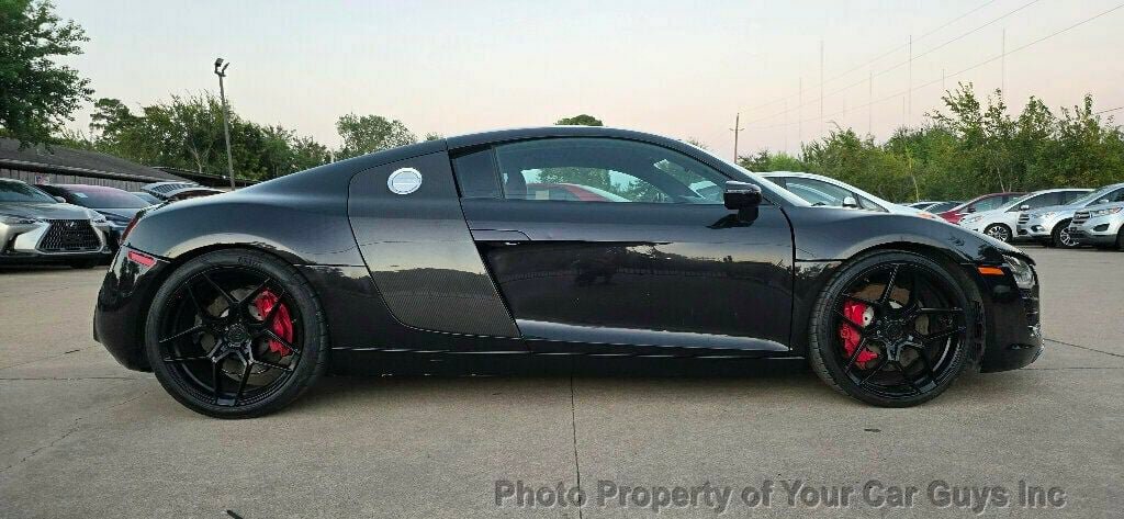 Used 2015 Audi R8 V8 w/ Extended Leather Package AWD/4WD image 12