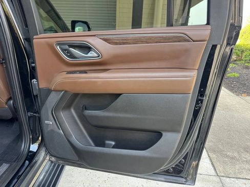 Used 2022 Chevrolet Suburban High Country image 22