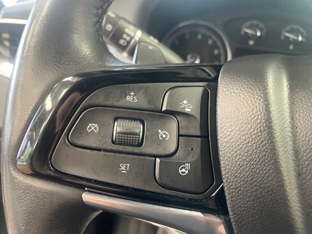 Used 2023 Buick Enclave Essence AWD/4WD image 26