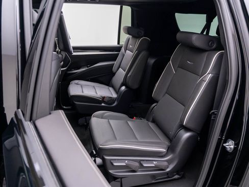 New 2026 Cadillac Escalade ESV Sport w/ LPO, ONYX Package AWD/4WD image 15