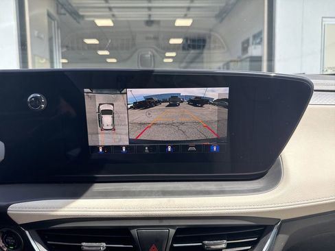 Used 2025 Buick Encore GX Avenir w/ Avenir Technology Package image 23