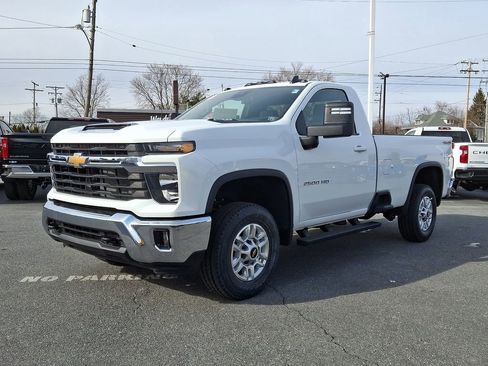 New 2025 Chevrolet Silverado 2500 LT w/ Convenience Package image 2