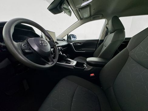 Used 2025 Toyota RAV4 XLE FWD image 20