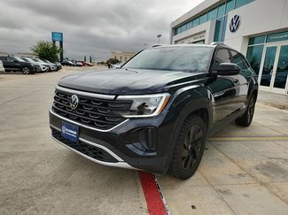 Used 2024 Volkswagen Atlas Cross Sport SE FWD video 3