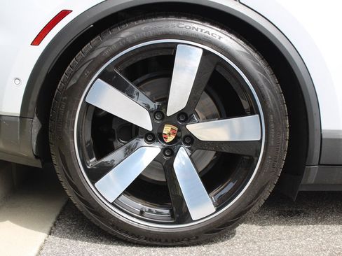 Used 2024 Porsche Macan 4 Electric image 14