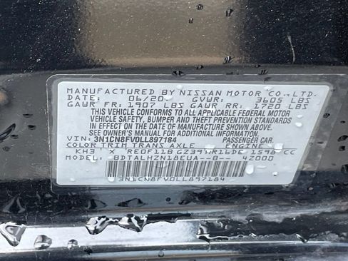 Used 2020 Nissan Versa SR FWD image 33