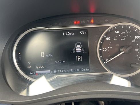 Used 2024 Nissan Versa SV image 9