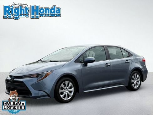 Used 2025 Toyota Corolla LE FWD image 1