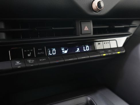 Used 2023 Toyota Crown AWD/4WD image 26