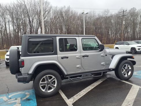 Used 2021 Jeep Wrangler Unlimited Sahara AWD/4WD image 5
