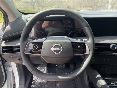 Certified 2025 Nissan Murano SV image 31