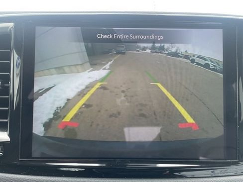 Used 2022 Chrysler Pacifica Touring-L image 26