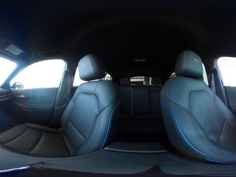 Used 2025 Buick Envista Sport Touring image 42