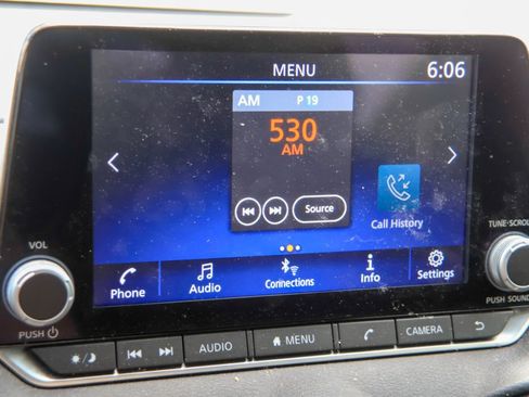 Used 2024 Nissan Sentra SV w/ All-Weather Package FWD image 5
