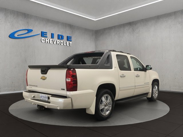 Used 2010 Chevrolet Avalanche LTZ AWD/4WD image 15