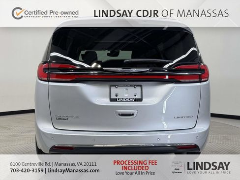 Used 2022 Chrysler Pacifica Limited FWD image 8