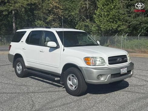 Used 2003 Toyota Sequoia SR5 image 4
