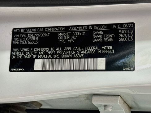 Used 2024 Volvo XC60 B5 Plus w/ Protection Package Premier AWD/4WD image 30