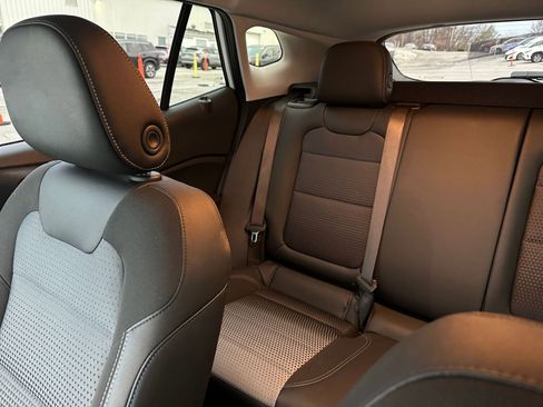 Used 2025 Chevrolet Trax LT w/ LT Convenience Package image 37