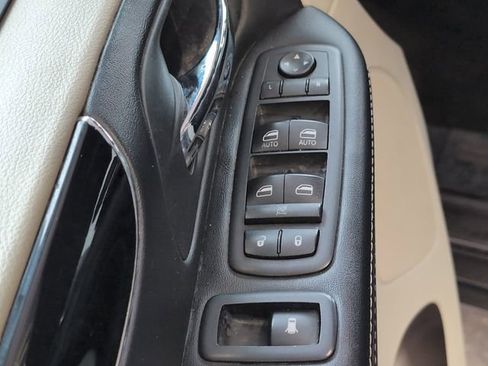 Used 2020 Dodge Grand Caravan SXT FWD image 7