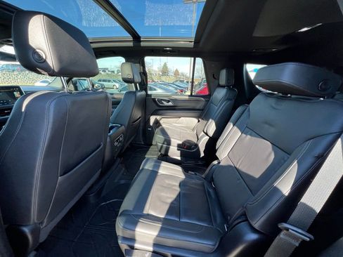 Used 2022 Chevrolet Tahoe Z71 w/ Luxury Package image 21