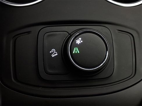 Used 2018 GMC Terrain SLE image 21