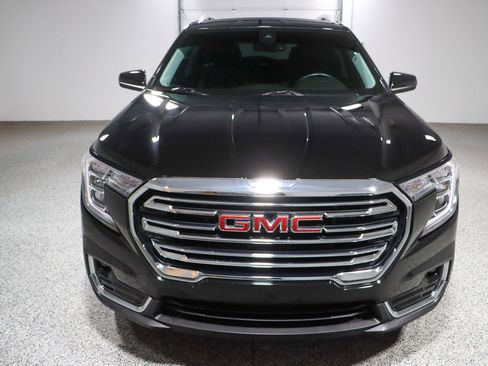 Used 2024 GMC Terrain SLT FWD image 4