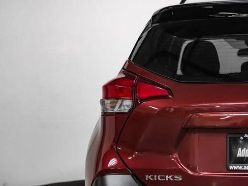 Used 2020 Nissan Kicks SR w/ Exterior Package FWD image 44