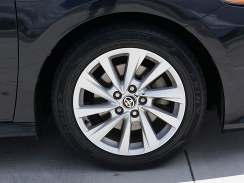 Used 2021 Toyota Camry LE image 21