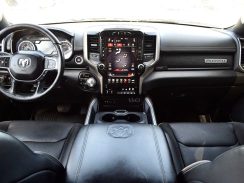 Used 2019 RAM 1500 Laramie AWD/4WD image 5
