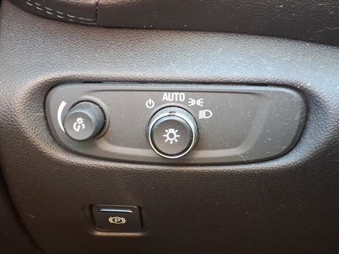 Used 2019 Chevrolet Blazer LT w/ Sound & Technology Package image 11