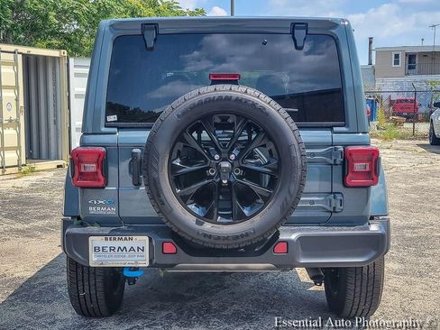 Used 2024 Jeep Wrangler Unlimited Sahara AWD/4WD image 7