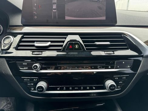 Used 2019 BMW 530i xDrive w/ Convenience Package image 14