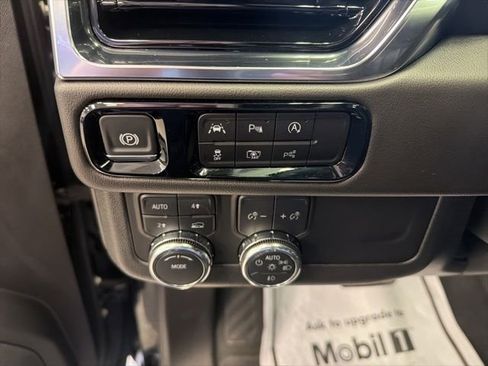 Used 2025 GMC Yukon XL Elevation AWD/4WD image 17
