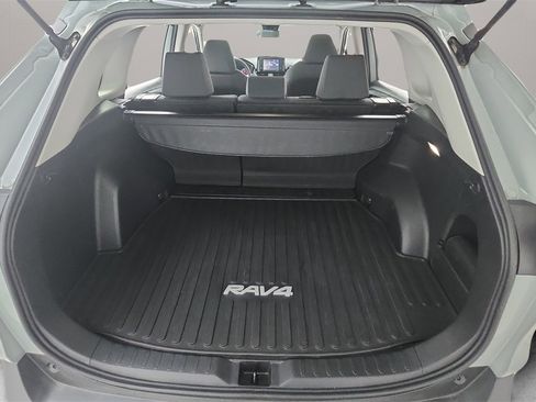 Used 2022 Toyota RAV4 XLE image 28