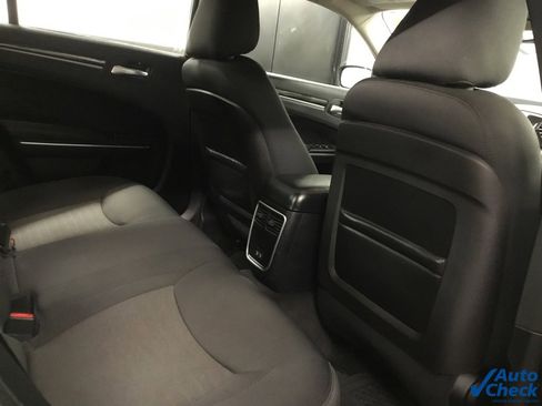 Used 2018 Chrysler 300 Touring w/ Sport Appearance Package image 32