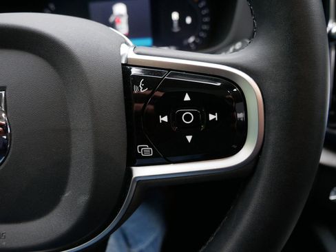 Certified 2025 Volvo XC60 B5 Plus AWD/4WD image 25