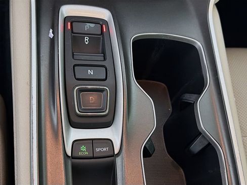 Used 2018 Honda Accord Touring image 21