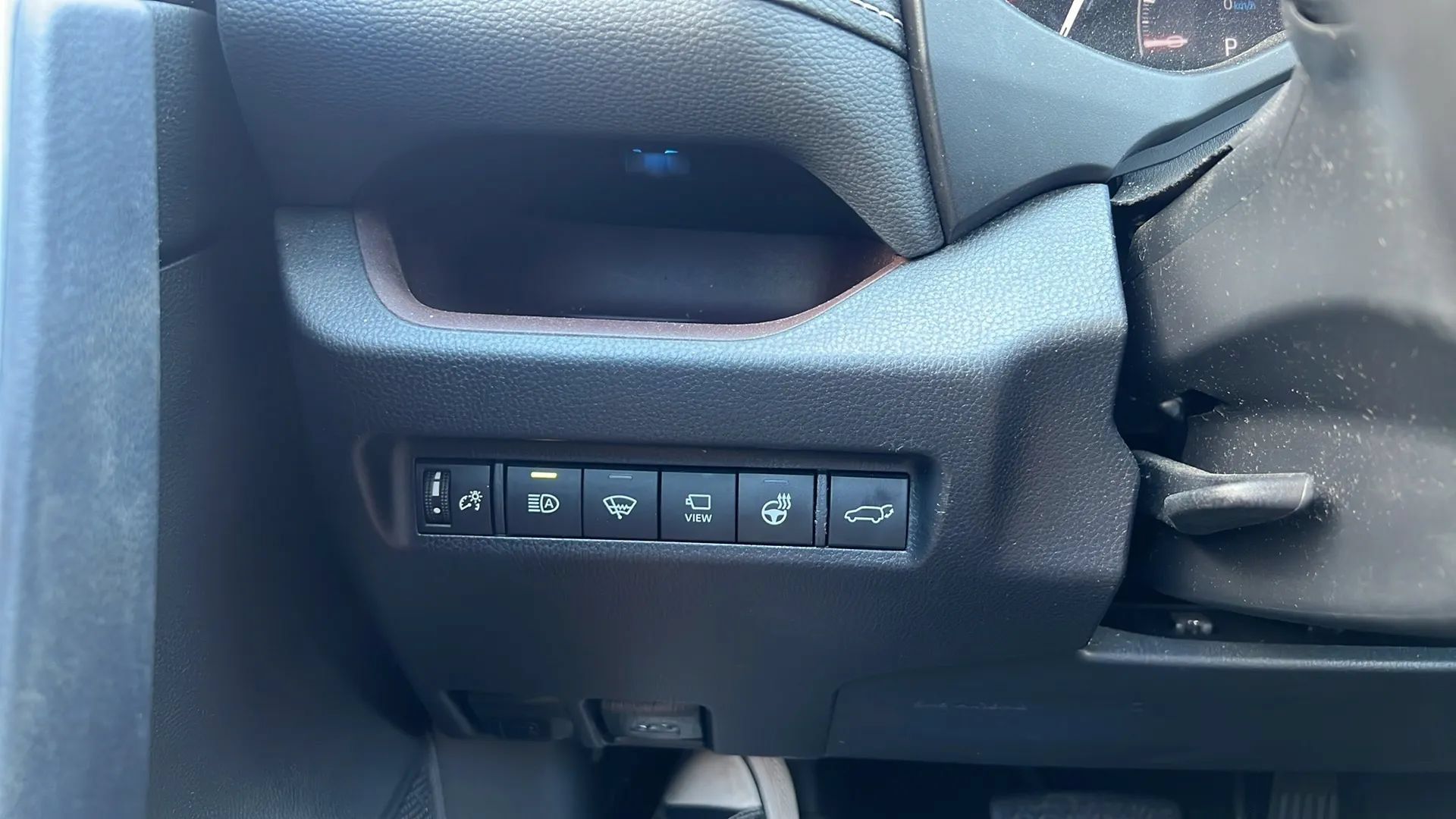Used 2019 Toyota RAV4 Limited w/ Advanced Technology Package AWD/4WD image 32