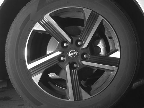 Used 2025 Nissan Sentra SV FWD image 13