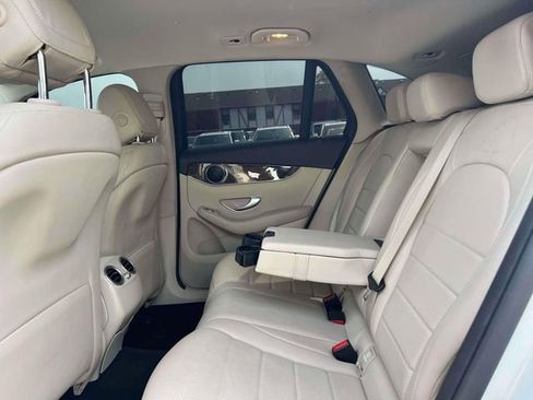 Used 2022 Mercedes-Benz GLC 300 w/ Premium Package Lite image 19