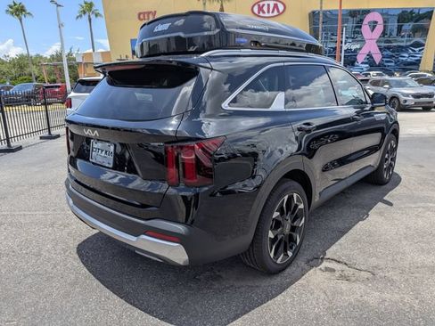 Used 2025 Kia Sorento EX FWD image 5