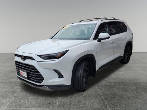 Certified 2025 Toyota Grand Highlander AWD image 3