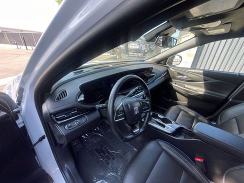 Used 2025 Buick Envista Sport Touring image 34
